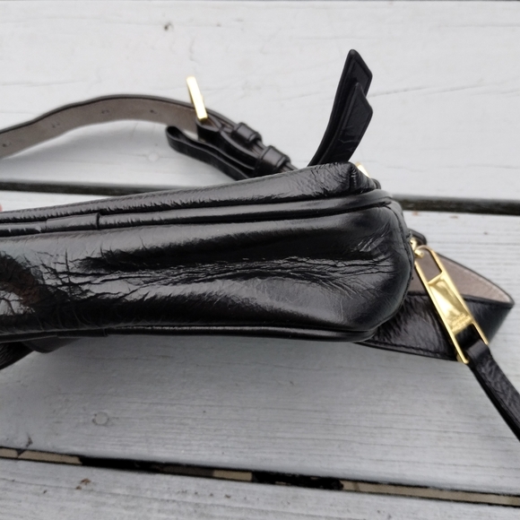 Marc Jacobs Black Leather Belt Bag with Gold Accents - Picture 7 of 11